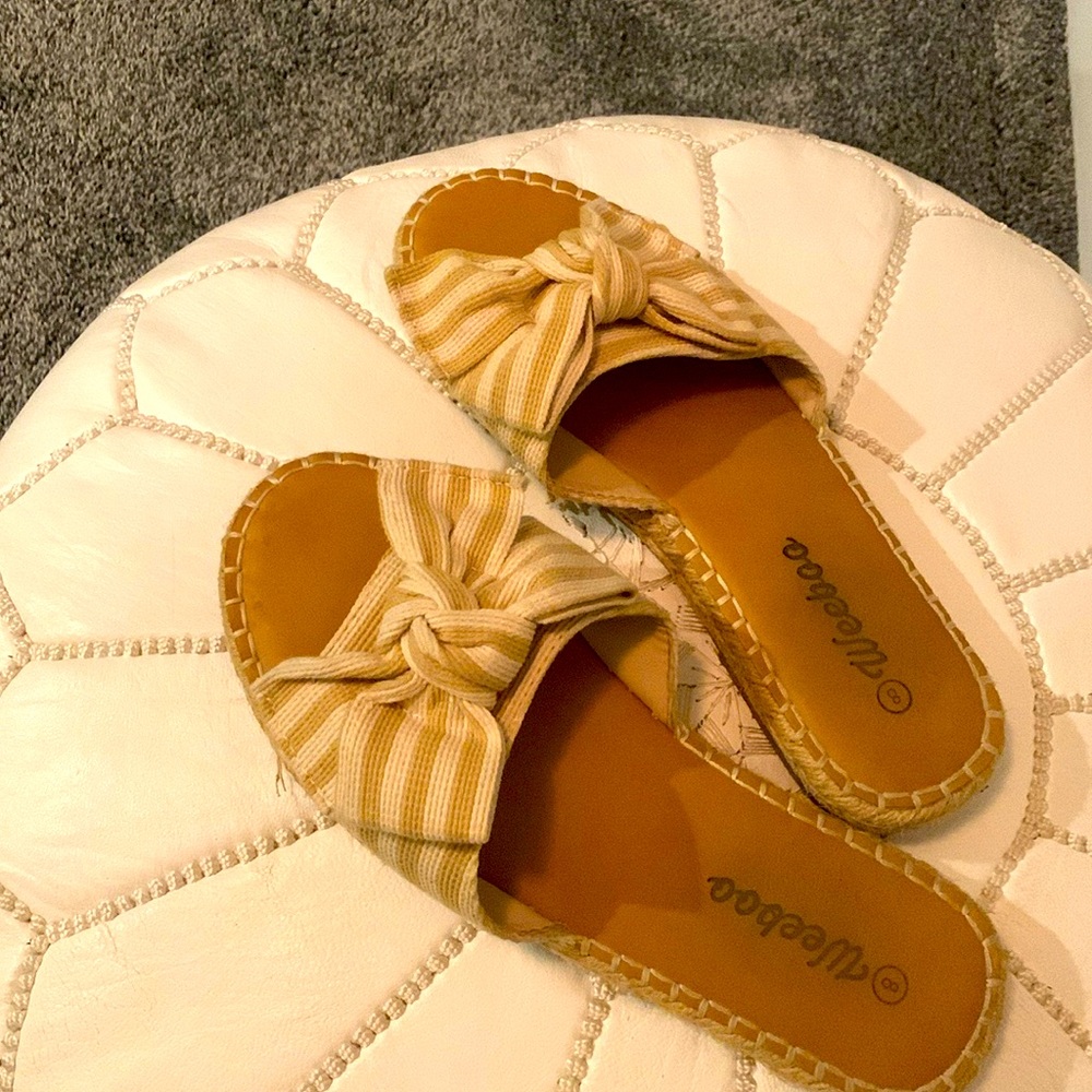 Slip on espadrilles size 8